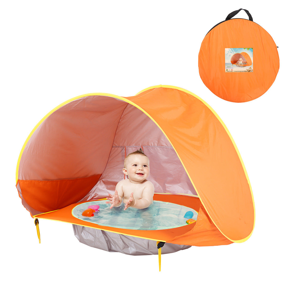 Ein BeachPool Zelt in Blau mit gelben Akzenten, aufgestellt und in Benutzung mit einem lächelnden Baby, das im integrierten Wasserpool sitzt. Das Zelt ist mit Wasserspielzeug ausgestattet. Ein kleines Bild in der oberen rechten Ecke zeigt das Zelt in seiner Orangen Tragetasche.